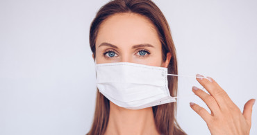 Maske ile Koronavirüs'ü Hafif Atlatmak Mümkün