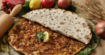 Evde Lahmacun Nasıl Yapılır?