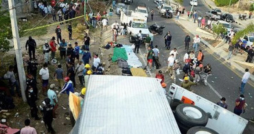 Meksika'da Acı olay! ABD’ye Kaçmaya Çalışan Göçmenler Kaza Yaptı