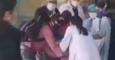 Meksika'da Hamile Kadın Hastane Bahçesinde Doğum Yaptı