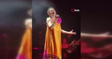 Melek Mosso'dan Duygu Dolu Performans: Keklik Gibi