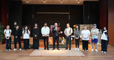 Menemen'de Dünya Tiyatrolar Günü Kutlandı