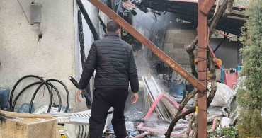 Menteşe'de Ev Yangını:  Tamamen Küle Döndü