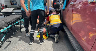 Menteşe'de Motosiklet ve Otomobil Çarpıştı