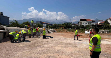 Merkezefendi'de enkazda arama kurtarma eğitimleri devam ediyor