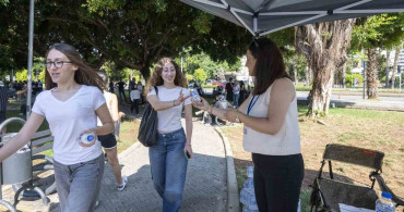 Mersin Büyükşehir Belediyesi yks heyecanında öğrenci ve velilerin yanında yer aldı