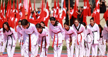 Mersin Gençlik Bayramı Coşkuyla Kutlandı