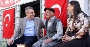 Mersin Valisi Atilla Toros, Yarım Asırlık Bakkal Esnafına Plaket Verd
