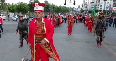 Mersin’de 15 Temmuz yürüyüşü düzenlendi, demokrasi nöbeti tutuldu