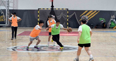 Mersin'de 19 Mayıs Coşkusu Spor Turnuvalarıyla Kutlandı