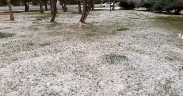 Mersin'de Aniden Bastıran Dolu Yaşama Olumsuz Etki Etti