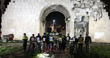 Mersin'de Bisikletçiler Deprem Şehitlerini Andı