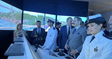 Mersin'de denizcilik fakültesi binası hizmete açıldı