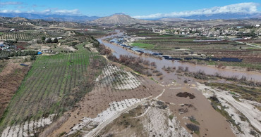 Mersin'de Göksu Irmağı'nın Debisi Artınca Tarım Alanları Zarar Gördü