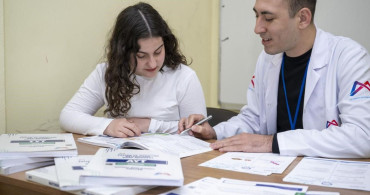 Mersin'de Görme Engelli Öğrencilere Ücretsiz Eğitim Desteği