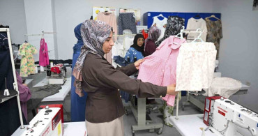 Mersin'de kadınların el emeği ürünleri sergilendi