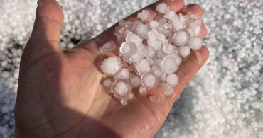 Mersin'de Misket Büyüklüğünde Dolu Yağışı Tarıma Zarar Verdi