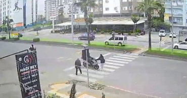 Mersin'de Motokurye Kaza Yaptı: Kız Çocuğu Yaralandı