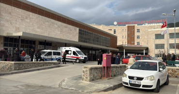 Mersin'de Ortaokul Öğrencisi Okul Müdürünü Tüfekle Yaraladı