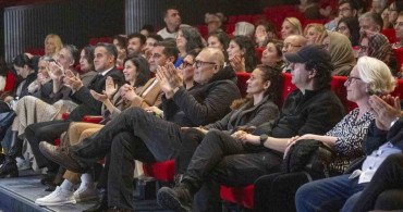 Mersin'de Tiyatro Şöleni: Eyvah Nadir