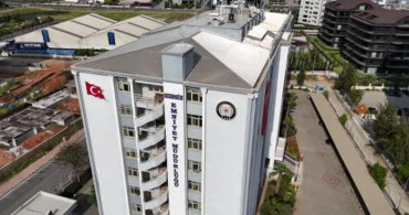 Mersin’de trafiği tehlikeye düşüren minibüs sürücüsü sanal devriyeye takıldı