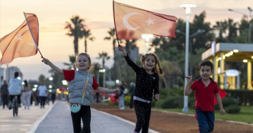 Mersin'de Türk Bayrağıyla Unutulmaz Yürüyüş