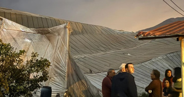 Mersin'deki Hortum Seralara Zarar Verdi