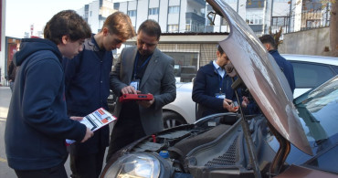 Meslek Liseliler, Araç Bakım Projesi ile Pratik Tecrübe Kazanıyor