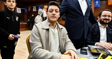 Mesut Özil, Avcılar'da Gençlerle İftar Programında Buluştu