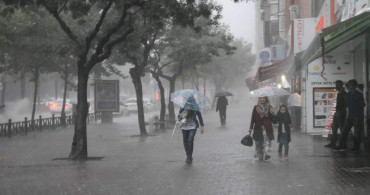 Meteoroloji saat vererek uyardı: 6 bölgede sağanak yağış