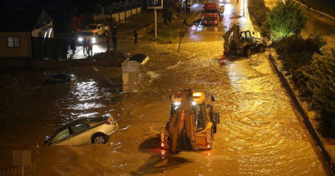Meteoroloji turuncu kodla uyarmıştı: Hatay’da sağanak yağış etkili oldu