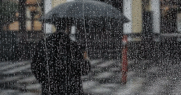Meteoroloji Uyardı: Sel, Yıldırım, Hortum!