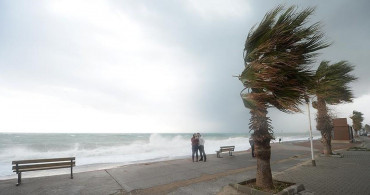Meteoroloji'den İzmir'e fırtına uyarısı: 20 ilçede etkili olacak!