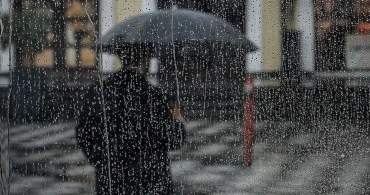 Meteoroloji'den kuvvetli sağanak uyarısı: 35 İl için alarm verildi!