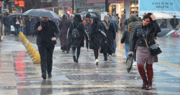 Meteoroloji’den uyarı geldi: Sıcaklıklar düşecek sağanak yağışlar sürecek