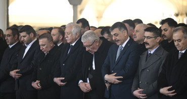 MHP'li Semih Yalçın'ın Annesi Ebediyete Uğurlandı