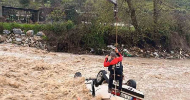 Milas’ta Acı Olay: Akarsuya Düşen Araçta Bir Kişi Hayatını Kaybetti