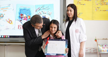 Milli Eğitim Bakanı Tekin, Ağrı'da Karneleri Dağıttı