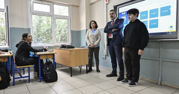 Milli Eğitim Bakanı Tekin, Öğrenci Meclis Başkanı ile Bir Araya Geldi