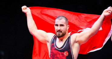 Milli güreşçilerimiz Taha Akgül ve Feyzullah Aktürk'ten büyük başarı geldi!