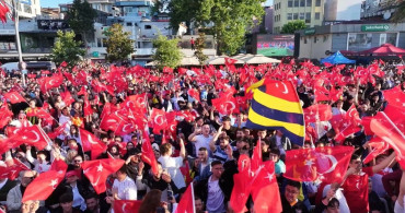 Milli maç coşkusu Pendik sahilinde yaşandı