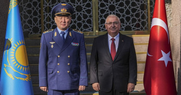 Milli Savunma Bakanı Güler Kazakistanlı Mevkidaşı ile Görüştü