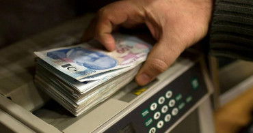Milyonlarca emekli için beklenen açıklama yapıldı: Zam farkları bugün hesaplara yatıyor