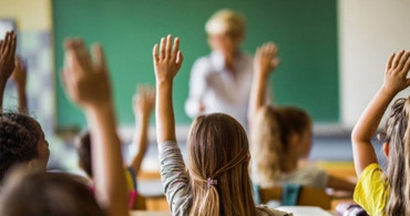 Milyonlarca öğrenciyi ilgilendiriyor: Bakan Özer açıkladı! Okulların açılma tarihi belli oldu