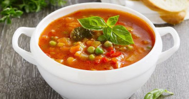 Minestrone Çorbası Nasıl Yapılır? Minestrone Çorbası Tarifi