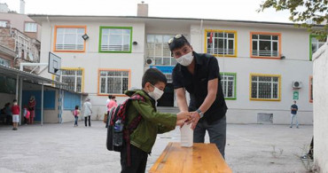 Minik Öğrencilerin Okuldaki İlk Günü!
