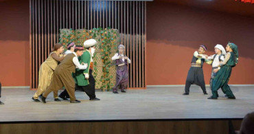 Minik Oyuncuların Sahne Performansı Hayranlık Uyandırdı