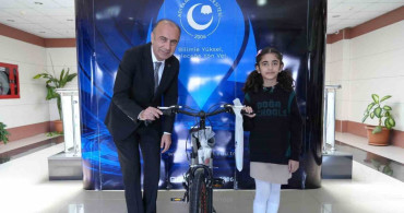 Minik Ressamın Büyük Başarısı