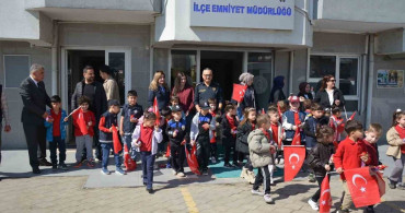 Minikler Emniyette Polis Haftası'nı Kutladı