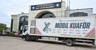 Mobil Kuaför'den Bayram Öncesi Huzurevi Sakinlerine Tıraş Hizmeti
